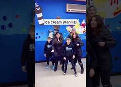 Enlace a Cuando unos tiktokers vienen a fastidiarte en tu trabajo