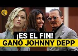 Enlace a Momento en el que Johnny Depp gana el juicio contra Amber Heard