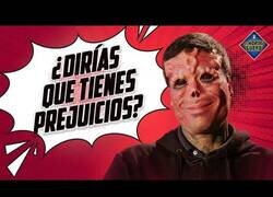 Enlace a ¿Tenemos prejuicios ante un físico diferente?