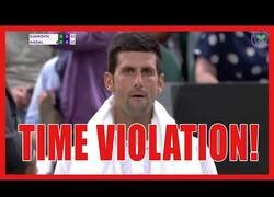 Enlace a Rafa Nadal tarda mucho en sacar