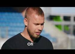 Enlace a Futbolistas profesionales humillados por una freestyler