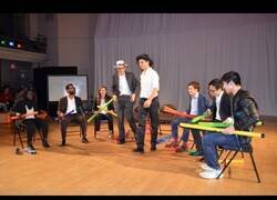 Enlace a Creando música con tubos de juguete