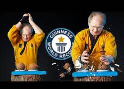 Enlace a El record de mayor número de cocos partidos en un minuto