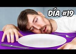 Enlace a Mr. Beast intenta no comer nada durante un mes