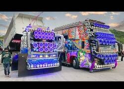 Enlace a Así son las concentraciones tuning de camiones en Tailandia