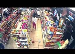 Enlace a Saqueo de un 7/11 en California