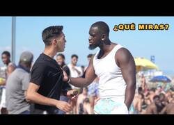 Enlace a Haciendo miradas agresivas a desconocidos quizás no sea buena idea