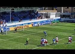Enlace a El penalty más extraño de la historia