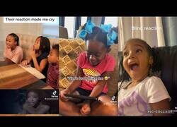 Enlace a Niñas de raza negra reaccionan a la nueva película de La Sirenita