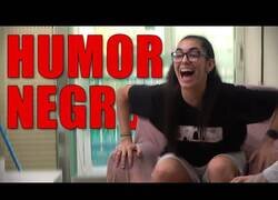 Enlace a Apostando al Humor Negro con Espe
