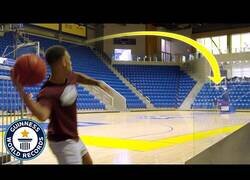 Enlace a El tiro libre de básket a mayor distancia de la historia