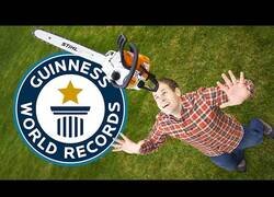 Enlace a El hombre que consiguió 52 records en 52 semanas