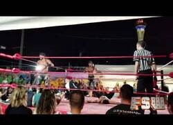 Enlace a No estaba muerto, ahora es luchador amateur de Wrestling