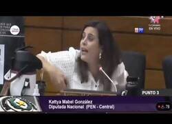 Enlace a La Diputada Shakira