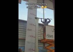 Enlace a La competición de ver cuánto se estira un queso