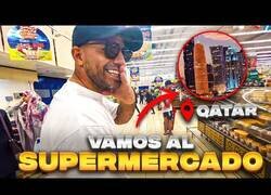 Enlace a El Kun Agüero visita un supermercado en Qatar