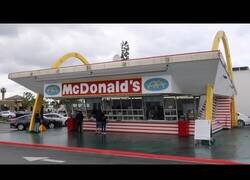 Enlace a El McDonald's operativo más viejo del mundo
