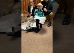 Enlace a Cuando no puedes esperar a estrenar tu regalo de Navidad