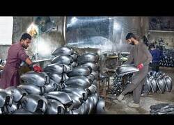 Enlace a Así se fabrica el depósito de una moto