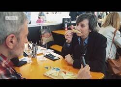 Enlace a Dan a probar queso artesano y uno industrial de marca blanca a catadores y...