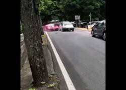 Enlace a La respuesta de Piqué a Shakira, Twingo revienta a Ferrari