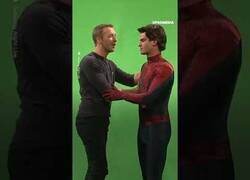 Enlace a El día que Chris Martin de Coldplay le robó un beso a Spider-Man