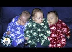 Enlace a Los trillizos que nacieron con 17 días de diferencia
