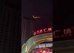 Enlace a Alucinante cometa en forma Ave Fénix