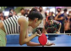 Enlace a Las habilidades con el ping pong de este tio son insanas