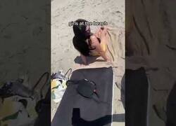 Enlace a Chicas en la playa vs Chicos en la playa