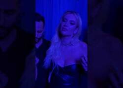 Enlace a Cuando sales con tu novia al mismo club en el que está Drake