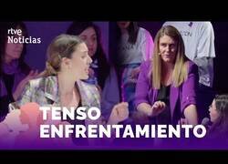 Enlace a Mujeres contra la 'Ley Trans' interrumpen el acto feminista de Irene Montero por el 8M
