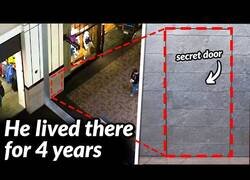 Enlace a El hombre que se construyó una casa secreta en un centro comercial