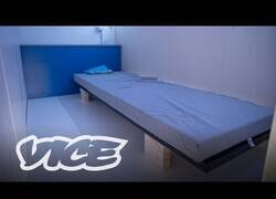 Enlace a Pisos colmena: Así es dormir en menos de 3 m²