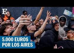 Enlace a Yung Beef lanza 5.000 euros en billetes en Callao