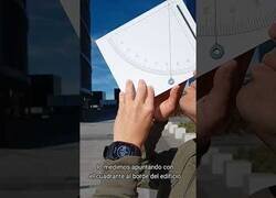 Enlace a ¿Cómo medir un gran edificio con un espejo?