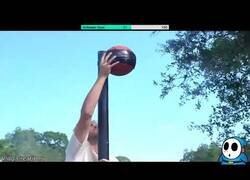 Enlace a Jugando al basket inverso