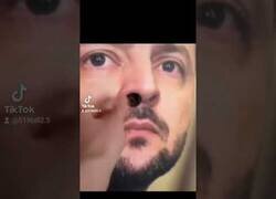 Enlace a El curioso 'succionador' de donativos para Ucrania encontrado en Milán