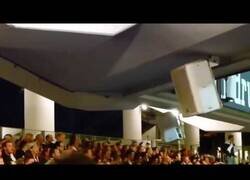 Enlace a ¿Te atreverías a saltar en las gradas de este estadio?