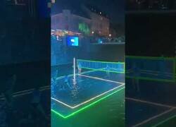 Enlace a ¿Quién quiere jugar a Volleyball sobre agua?