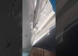 Enlace a Se estrella una avioneta, sin heridos y lo graban desde dentro