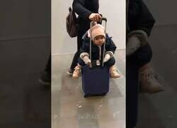 Enlace a Cómo llevar al peque por el aeropuerto sin que moleste