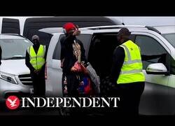 Enlace a Snoop Dogg es recibido en Escocia por un gaitero a ritmo de Dr. Dre