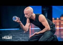 Enlace a Nadie captó tanto mi atención con una simple bola