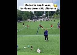 Enlace a Cada vez que veas el vídeo, intenta fijarte en un niño diferente