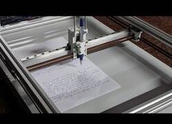 Enlace a La máquina que escribe a mano e imita tipos de letra