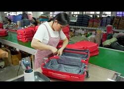 Enlace a Así se producen maletas en una fábrica china