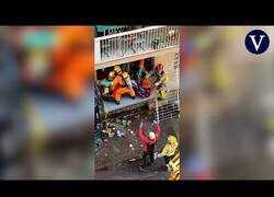 Enlace a Rescatan a un hombre de 250 kilos que llevaba 3 años sin salir de casa tirando una pared