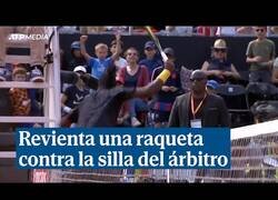 Enlace a Tenista expulsado del ATP de Lyon por reventar una raqueta contra la silla del árbitro