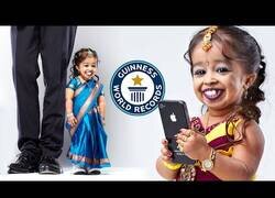 Enlace a La mujer más bajita del mundo